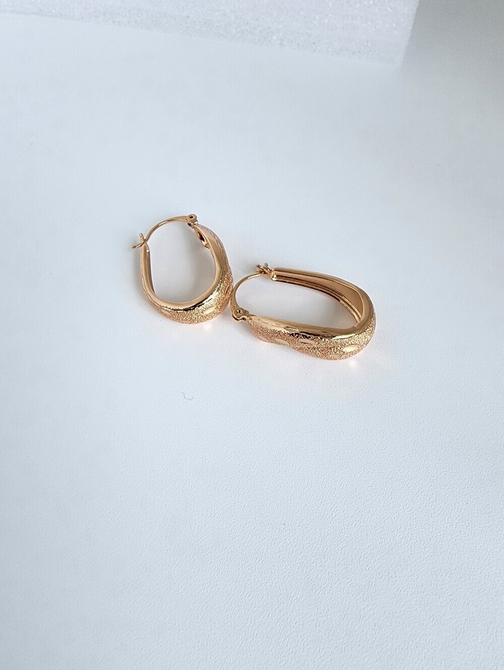 Rose Gold Plated Textured Oval Hoop Earrings Statement Luxury Chic - Picture 6 of 6